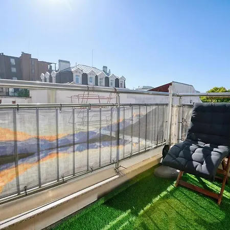 Comfort In Center Apartment